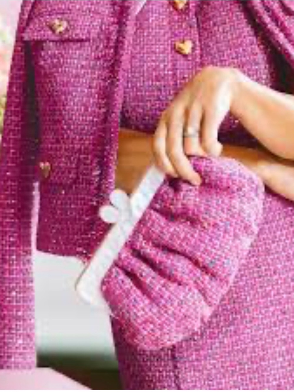 Lilly Pulitzer limited-edition Lilly x Lele Heart Clutch with removable chain. - Picture 3 of 10